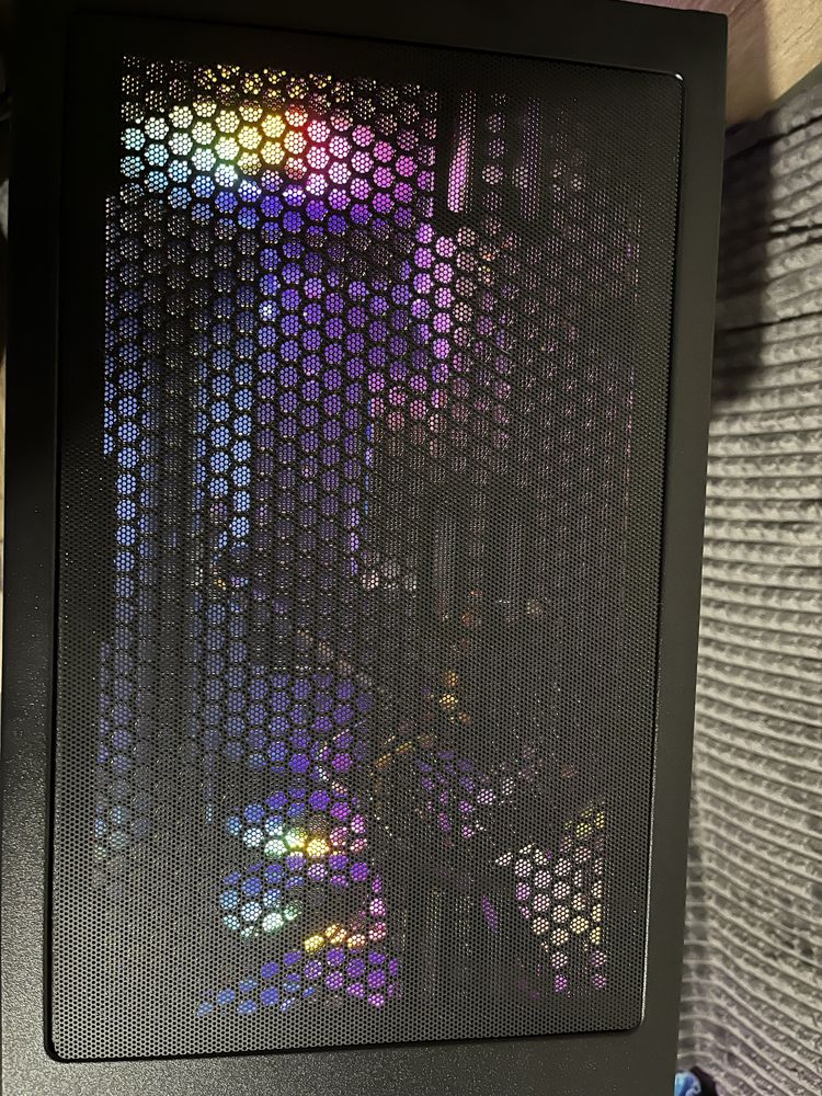 Геймърски компютър i5 9600k /16gb/512gb ssd/gtx1070