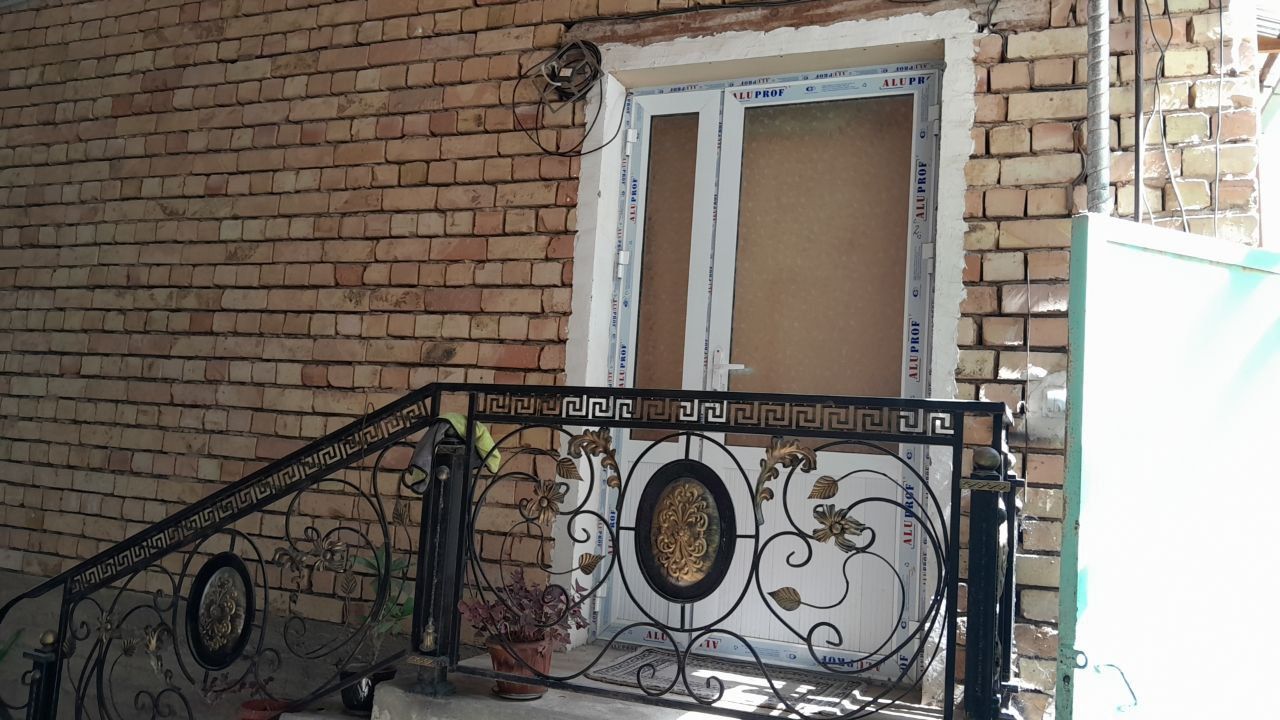 Продается дом срочно 6сотик + 3 сотки в падарок