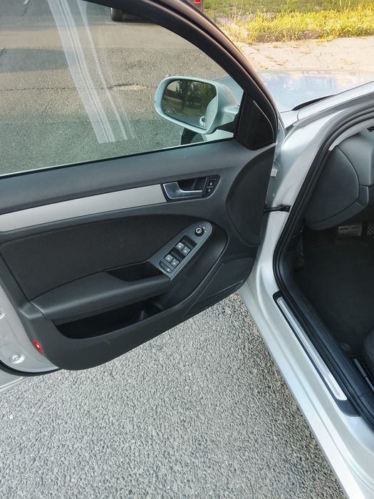 Vând audi A4 B8 2011