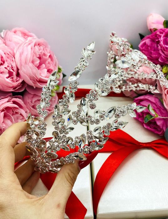 Tiara mireasa din cristale