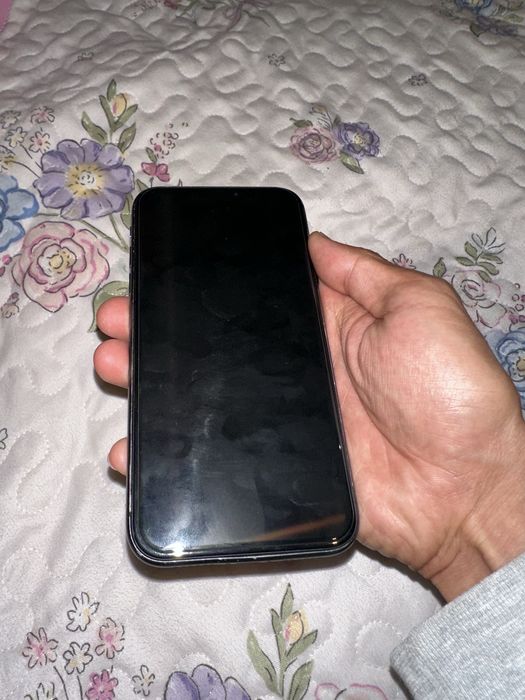 Iphone 11 sotiladi