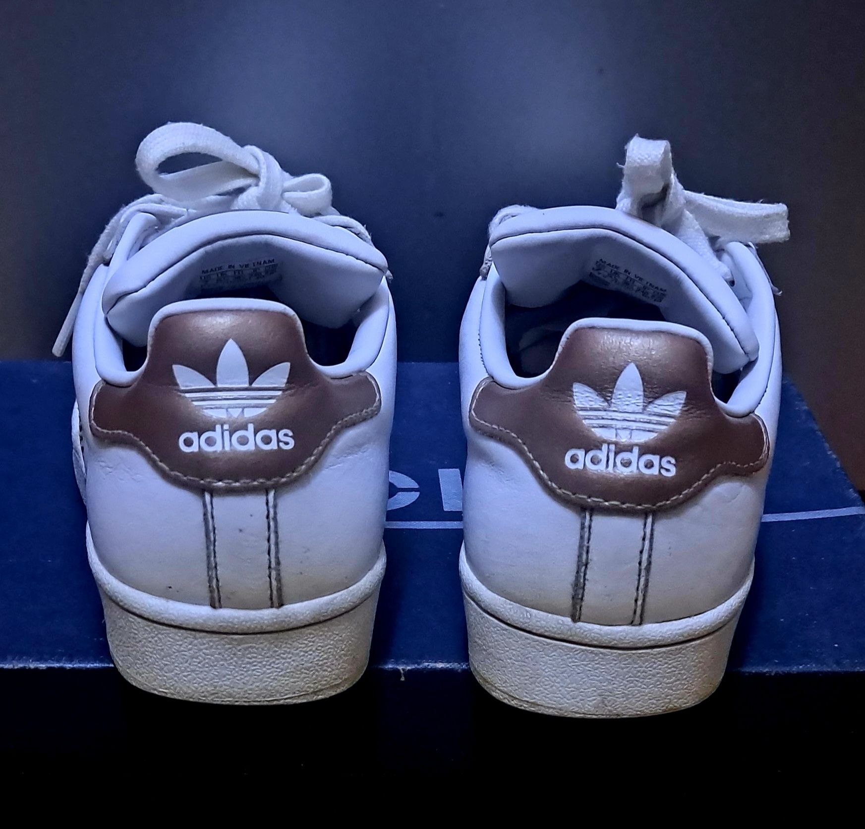 Кроссовки Adidas, Вьетнам, размер 37-37,5.