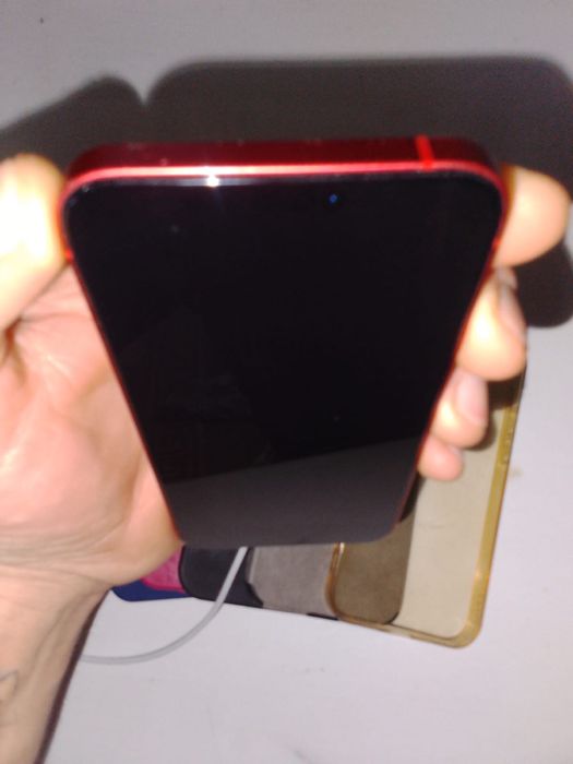 Продам Айфон 12.