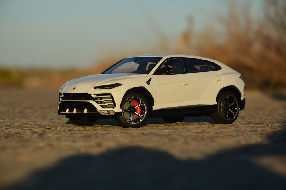 Macheta auto 1 18 Autoart Lamborghini Urus