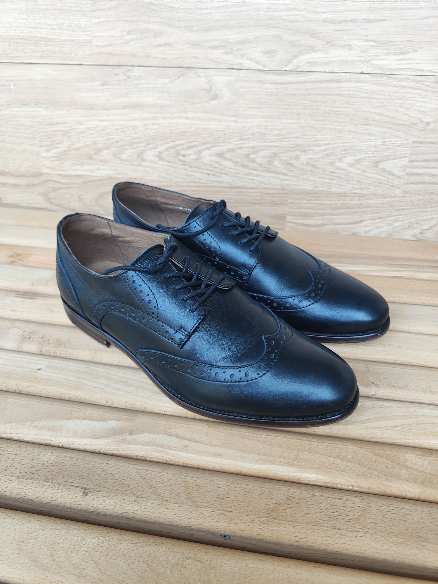 Pantofi eleganți din piele naturală pentru bărbați