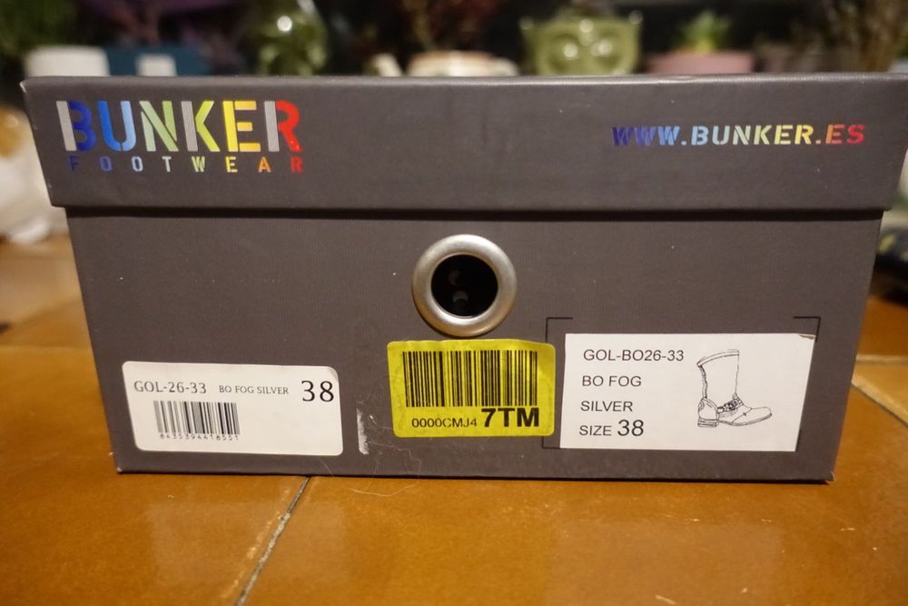 нови ботуши естествена кожа и пайети 38