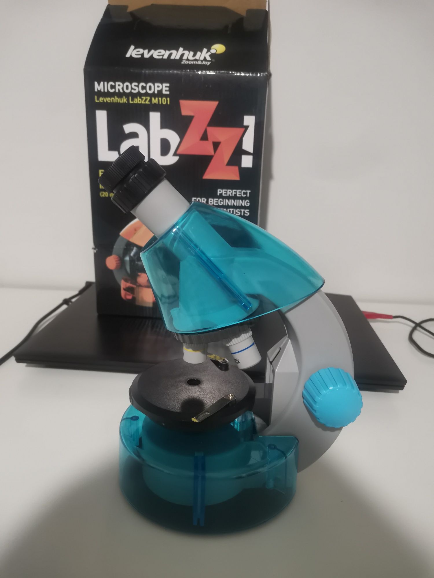 Микроскоп  Levenhuk Labzz M101 в идеальном состоянии
