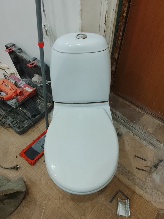 Продам унитаз в хорошем состоянии