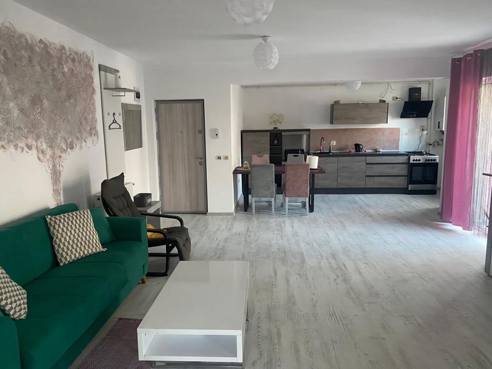 Vand apartament 3 camere zona Vivo