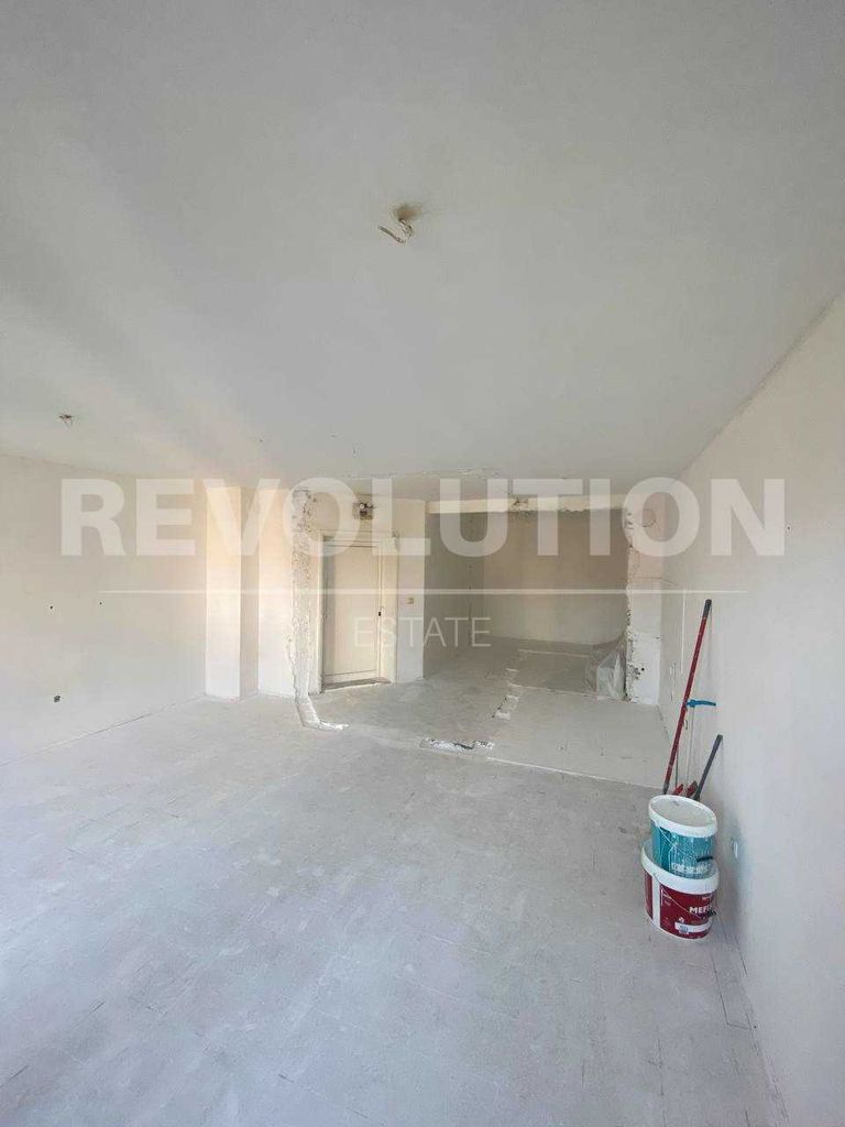 Продава се Едностаен апартамент в Варна, Център - 54 кв.м за 3241 €/кв.м - Снимка #3
