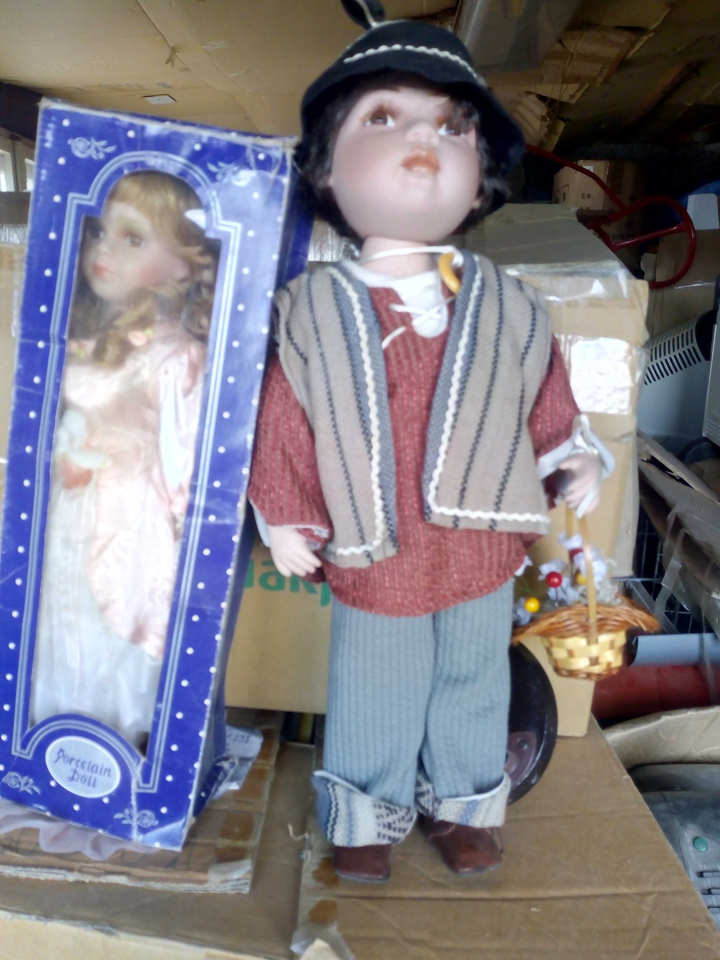 порцеланова кукла,винилова кукла