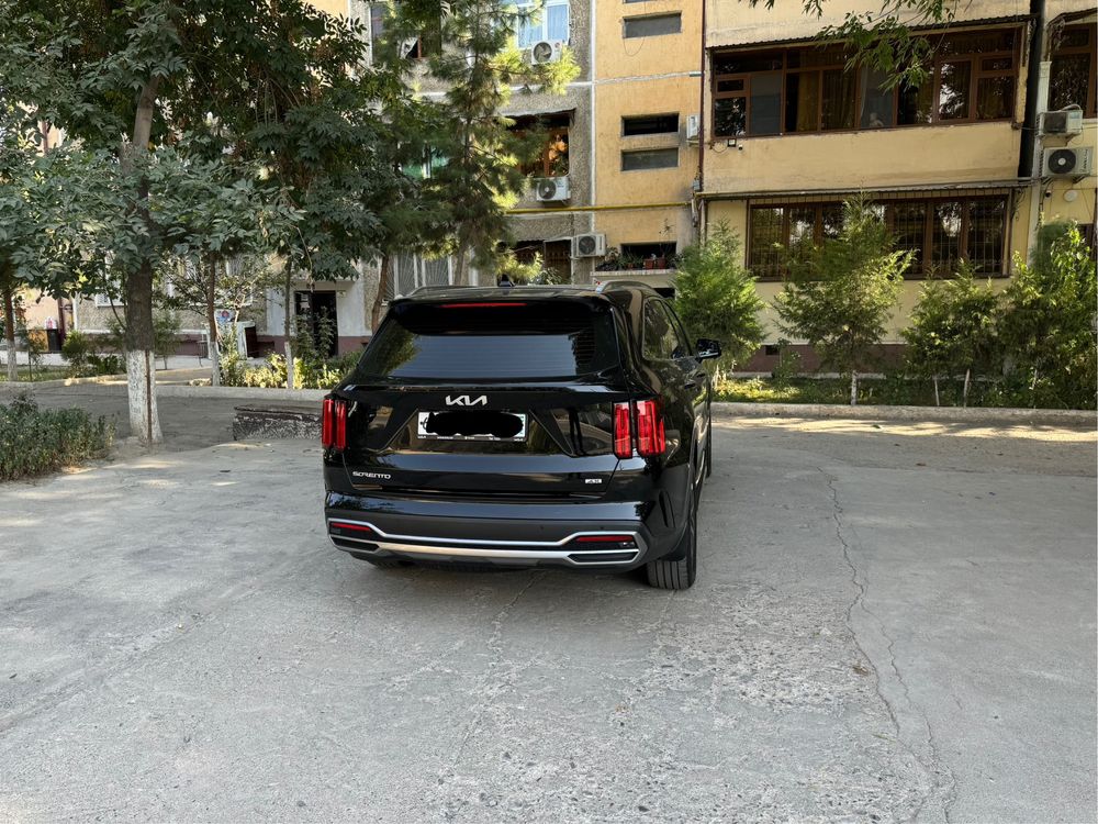 KIA SORENTO Prestige pozitsia sotiladi narxi 39000$.