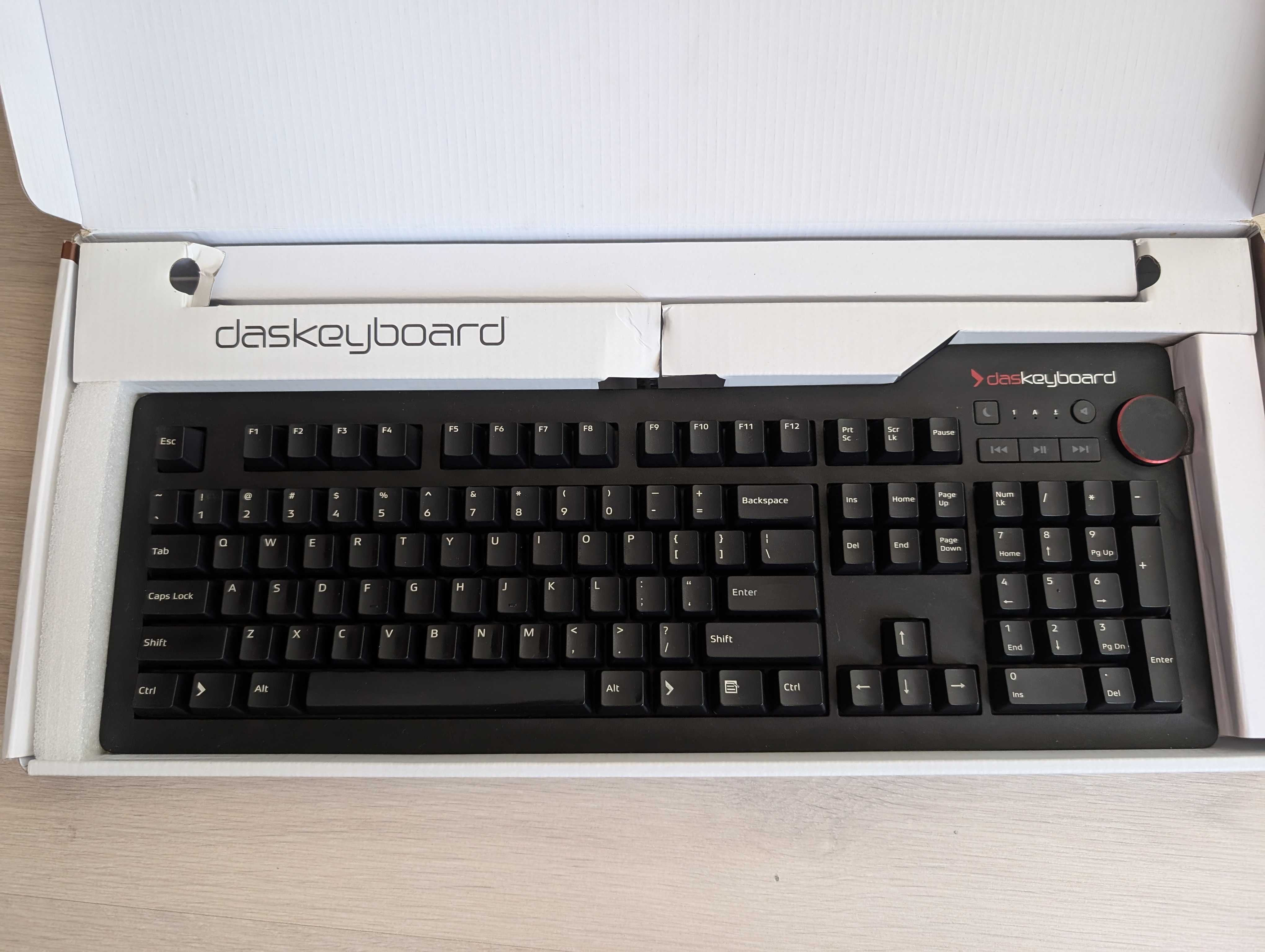 Механична клавиатура Das Keyboard 4 (Brown Keys)