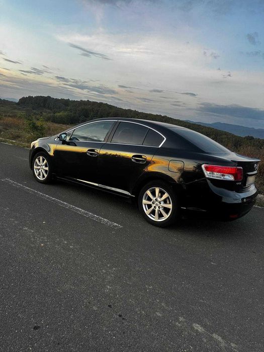 TOYOTA AVENSIS  2010 2.0 Diesel,Manuala