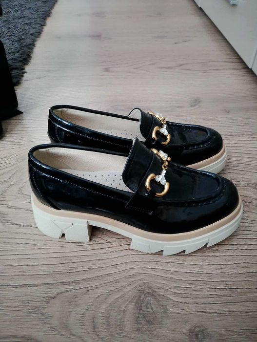 Vànd pantofi damă ,eleganți ,în stare foarte bună