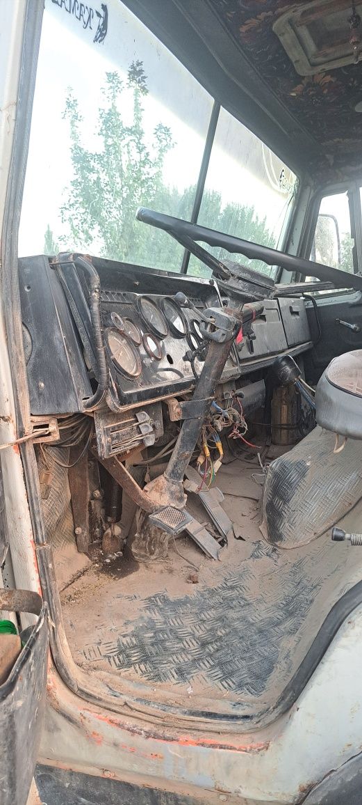 Kamaz sotiladi..