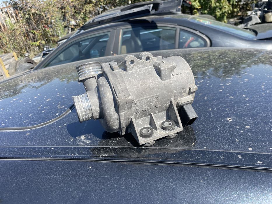 Бмв bmw e60 e90 ел.помпа водна н52 мотори