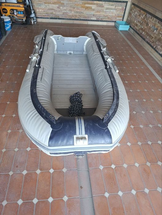 Продам лодку с мотором