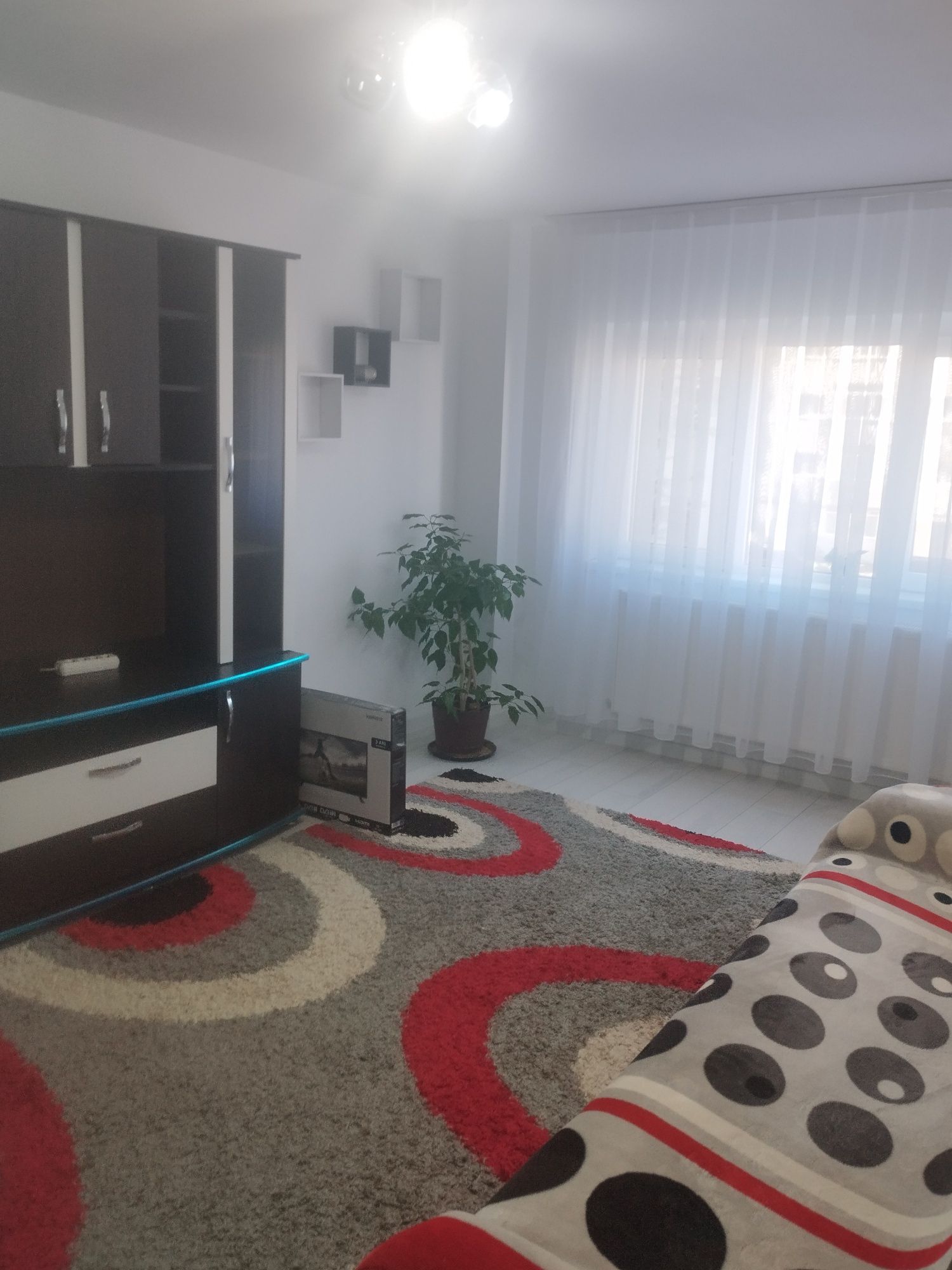 Închiriez apartament 2 camere