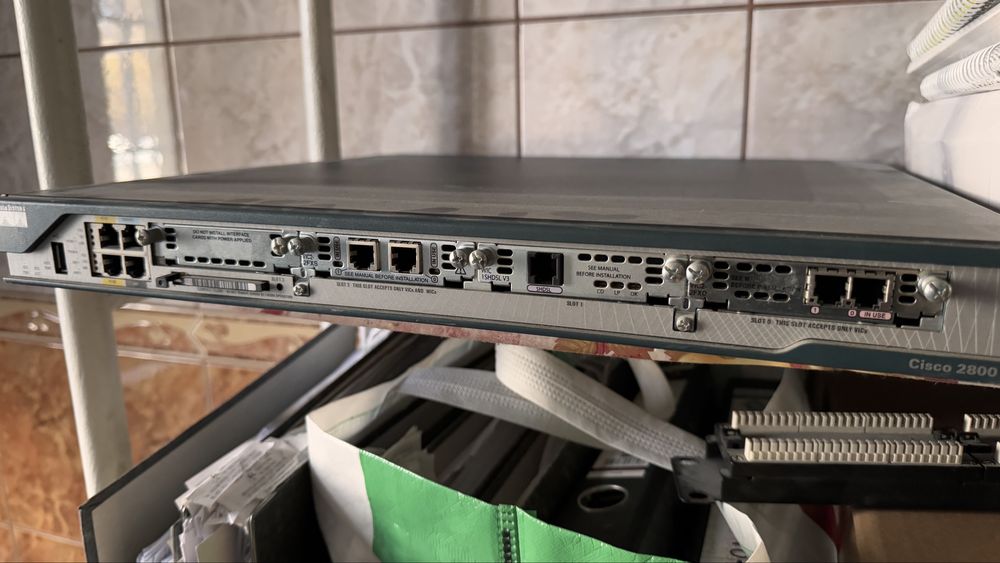 Router Cisco 2081 in stare perfecte de functionare