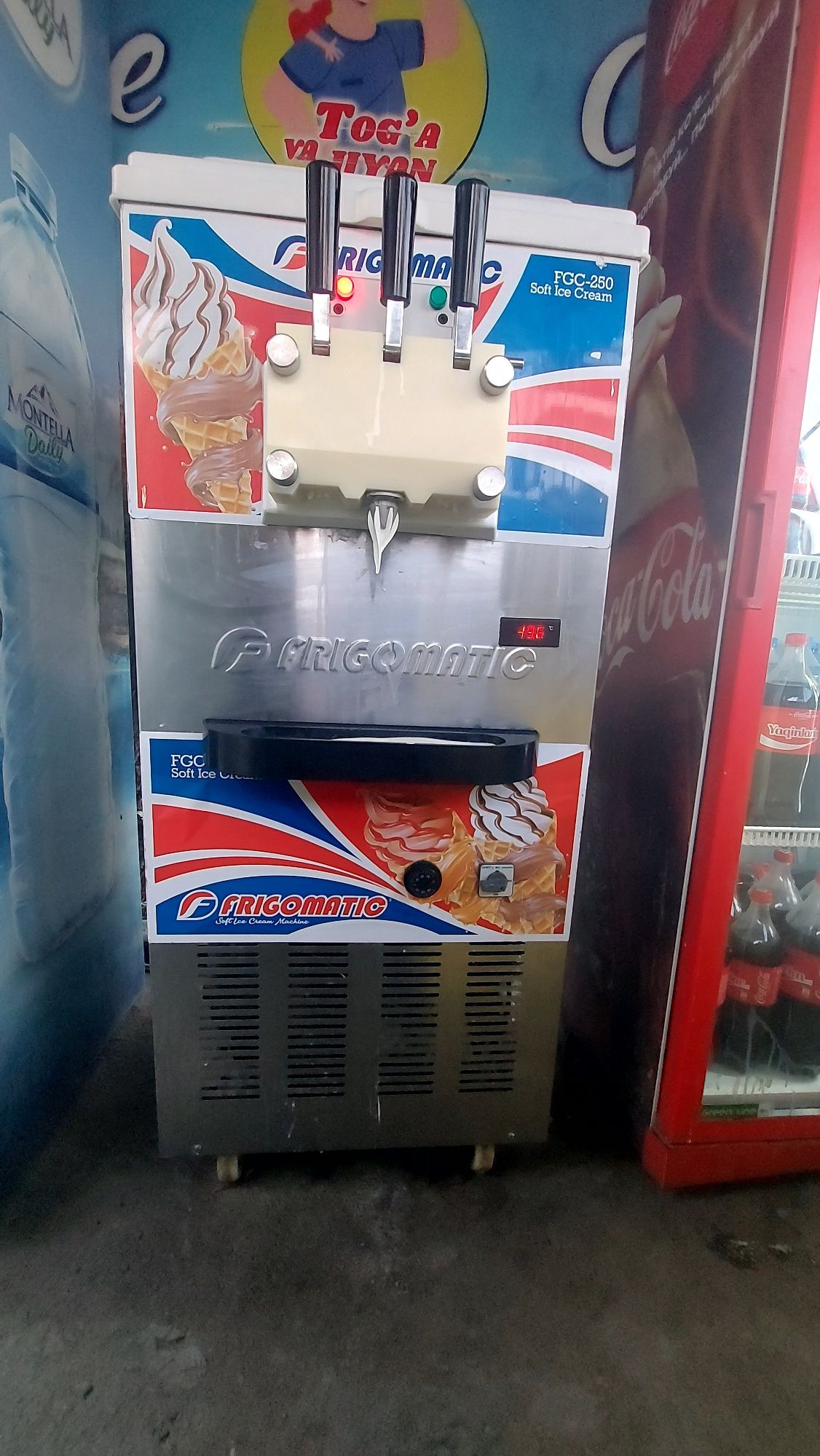 Muzqaymoq sotish uchun jixozlar