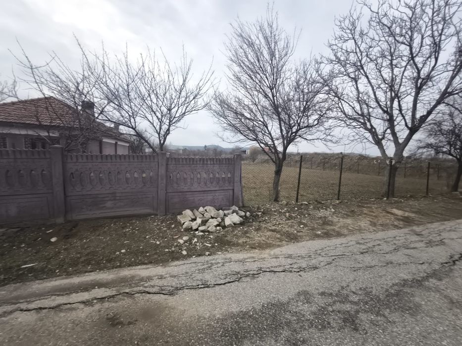Vând teren intravilan pentru casa in Podari