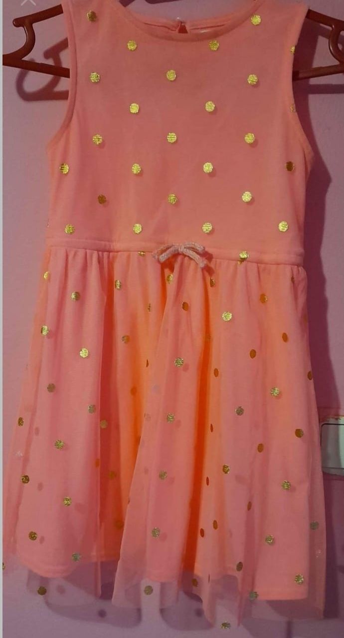 De vânzare rochițe pentru fetite varsta 3 - 8 anisori