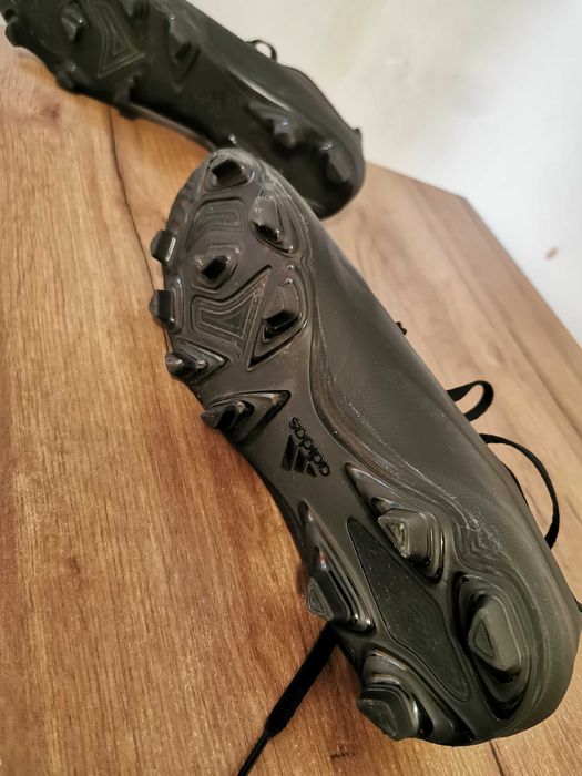 Ghete de fotbal  Adidas mărimea 42,5