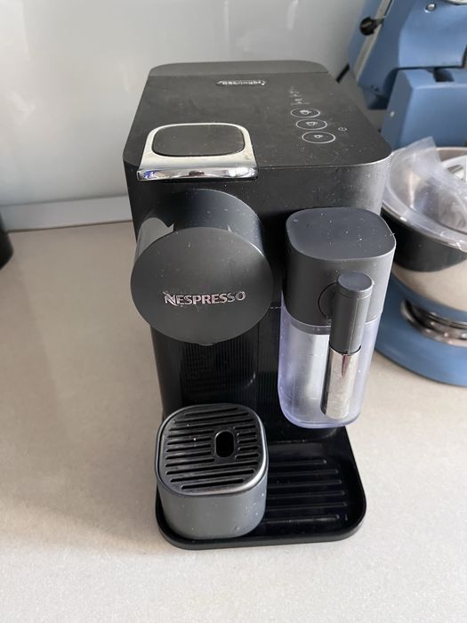 Espressor Nespresso by De’Longhi Lattissima One