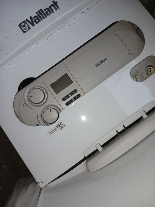 Centrala aer conditionat hibrid nou..Centrala  vaillant pentru piese,