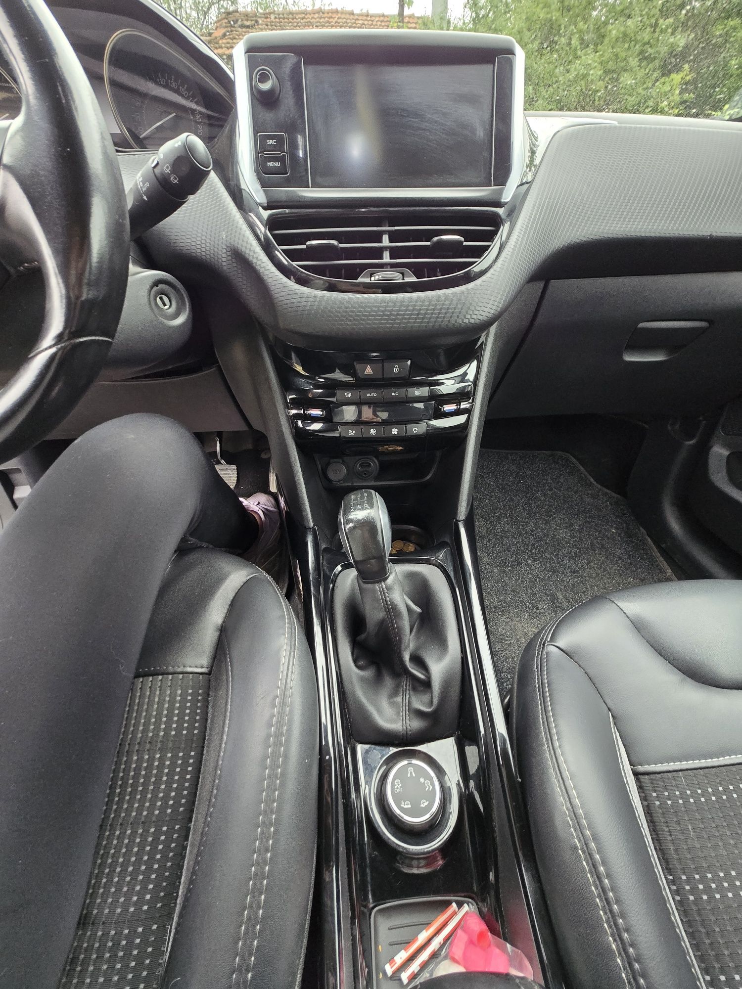 Peugeot 2008 e-HDI ALLURE 1.6 дизелкожа ADBLUE