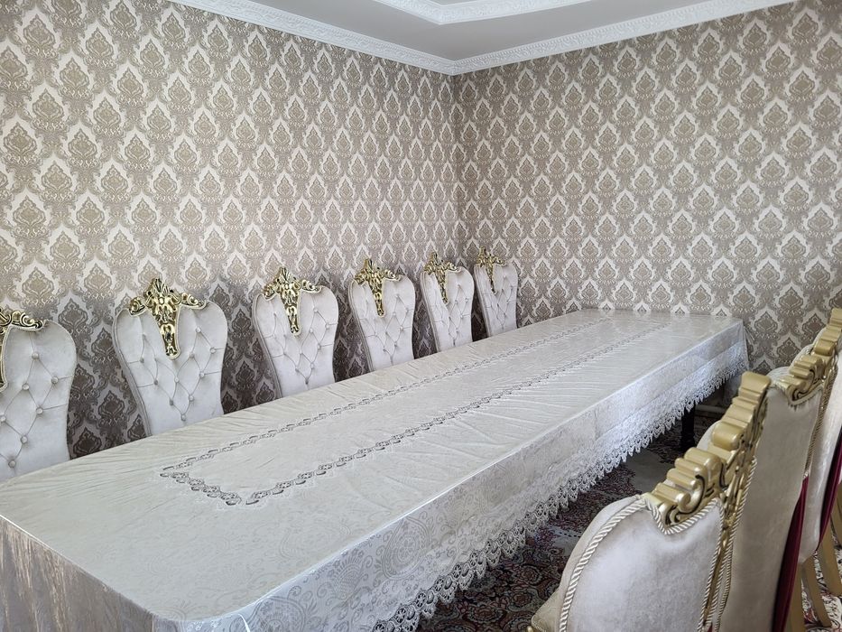 Продам стулья Граф состояние почти нового .