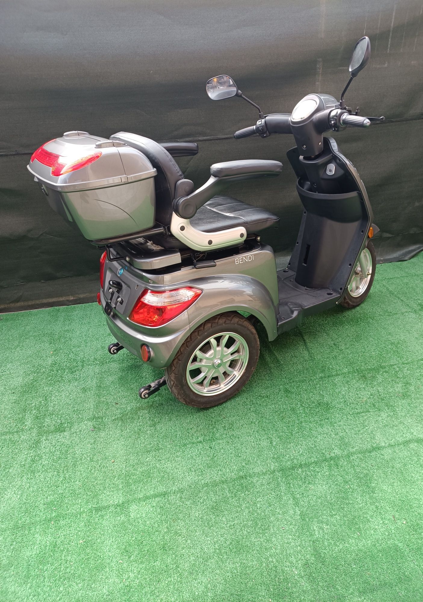 Scuter căruț Dizabilitati dezabilitati handicap carucior electric vârs