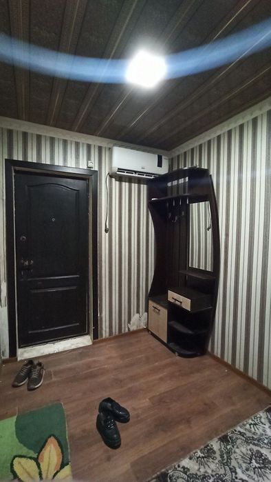 Чирчик шахри 
4-микрораён антощка
#2-хона 1-етаж 
Квартира ижарага