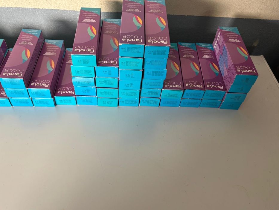 vopsea de păr +catalog FANOLA