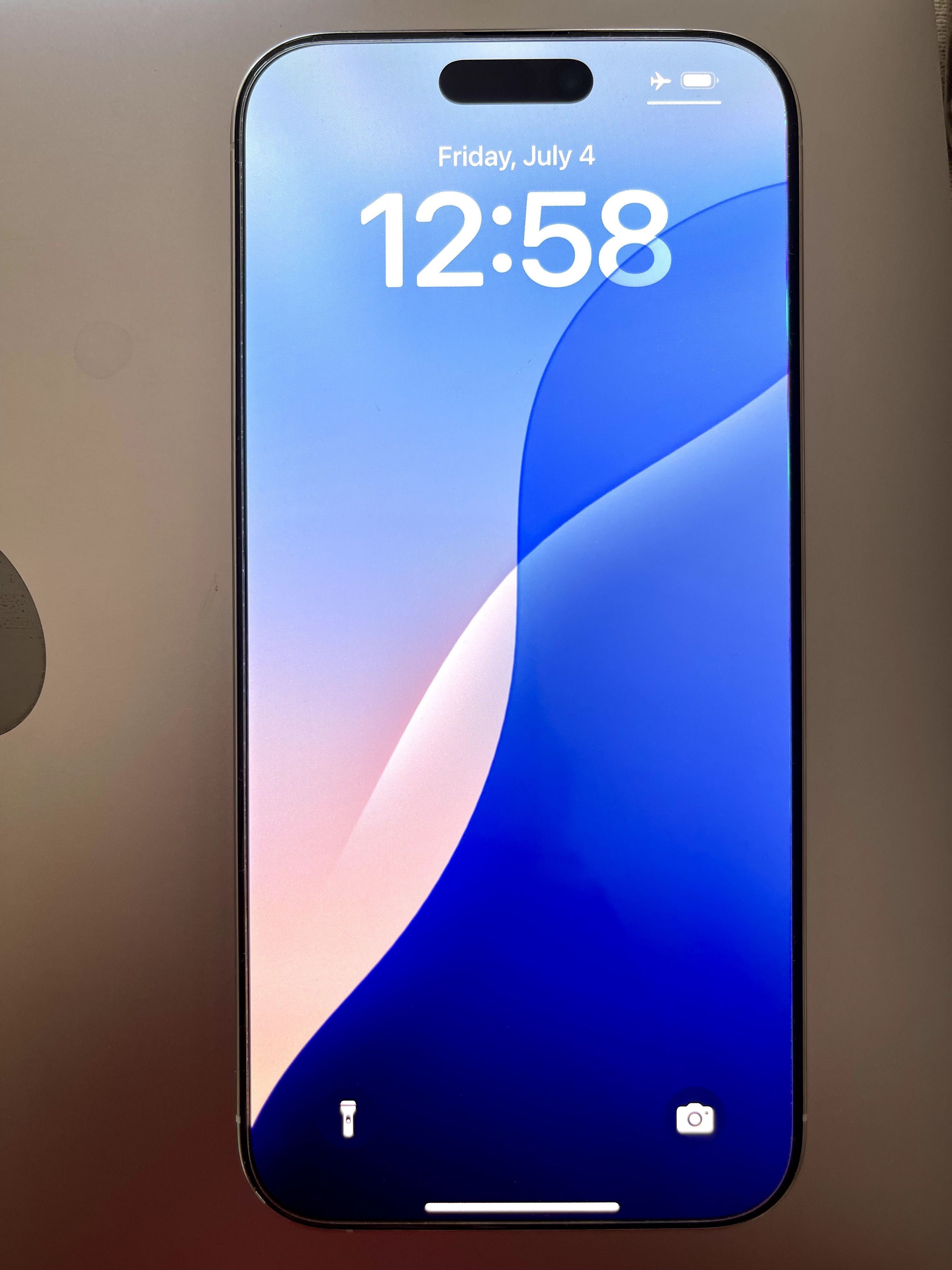 iPhone 16 Pro Max 256GB - Отключен, Като Нов + Аксесоари + Гаранция