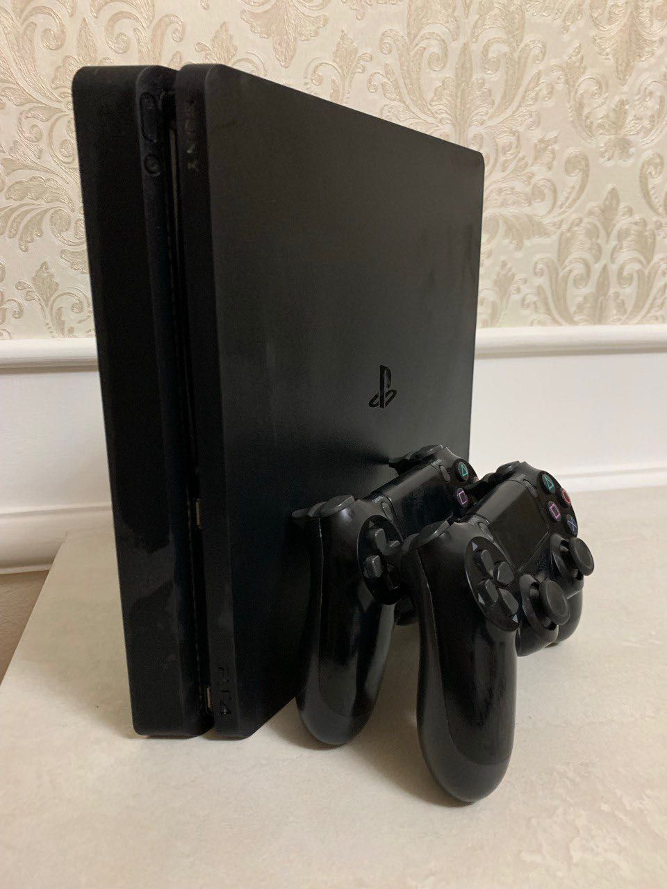 Ps4, PlayStation slim