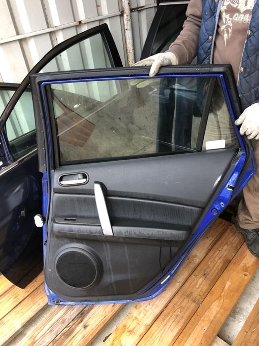 Usa stanga dreapta spate dif culori Mazda 6 GH break/combi 2008-2012