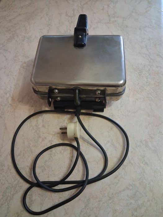 Электровафельница