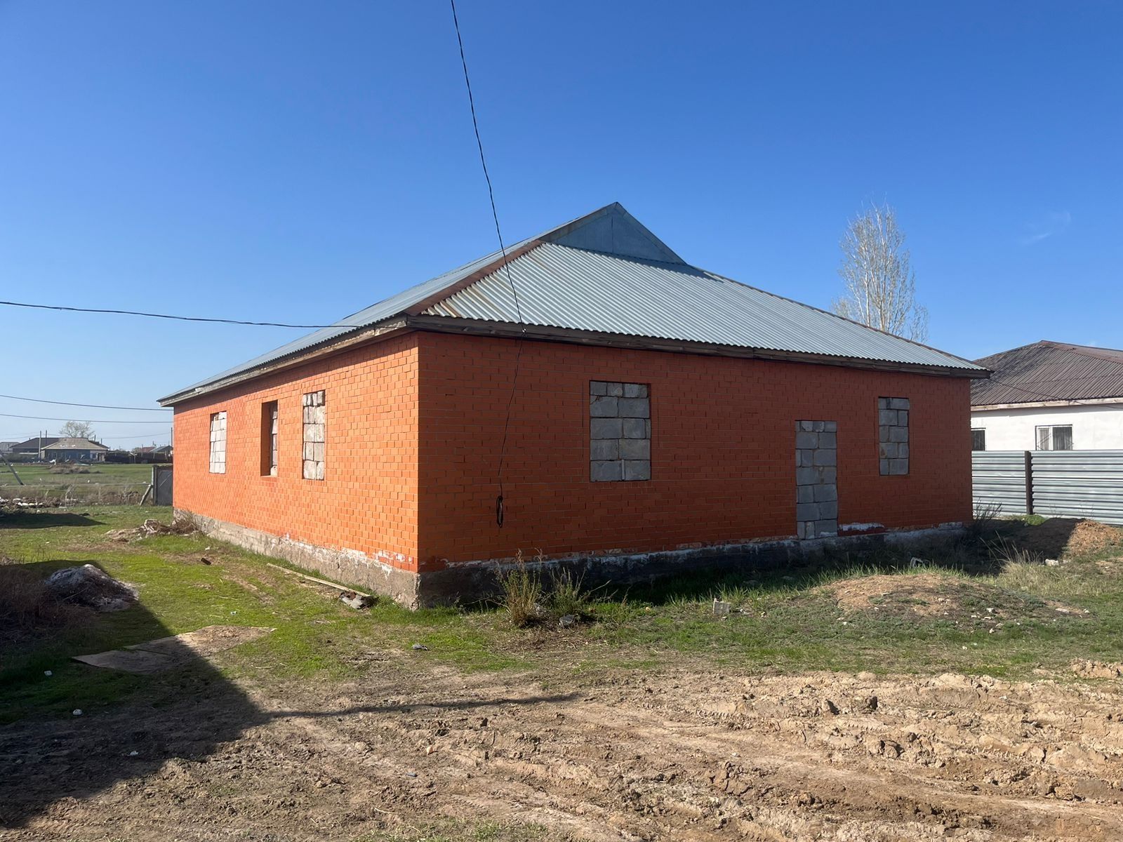 Продаётся недостроенный дом