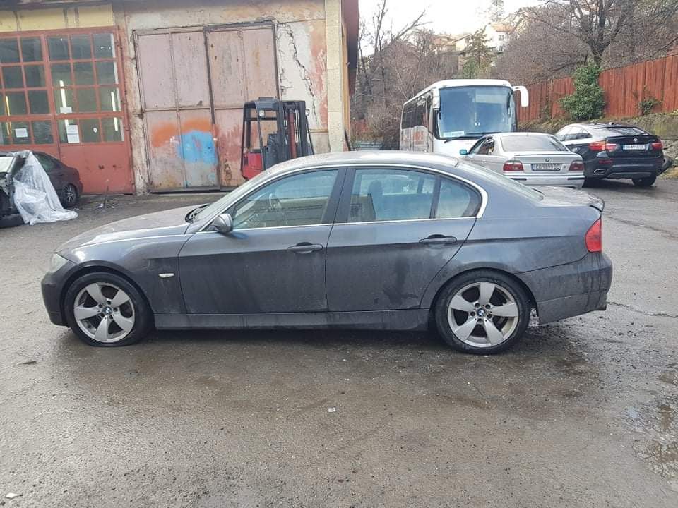 BMW E90 325i 218кс ръчка НА ЧАСТИ!