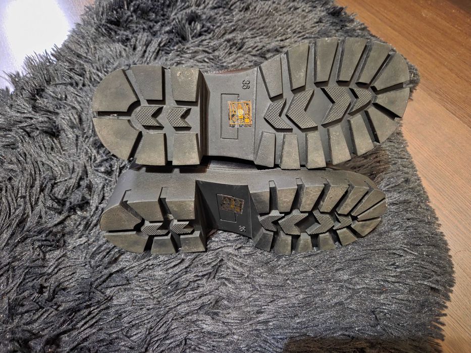 Дамски боти с дебел ток