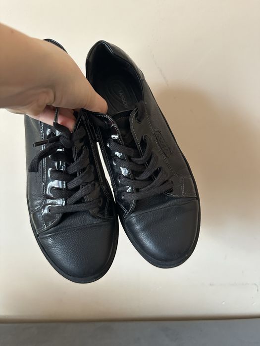 Дамски обувки от естествена кожа