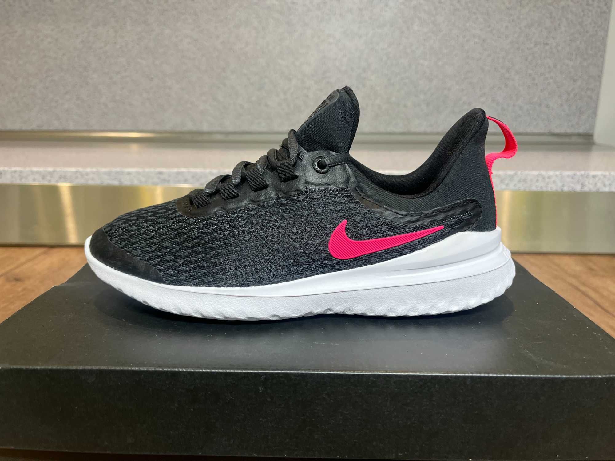 ОРИГИНАЛНИ *** Nike Renew Rival Black/Racer Pink/Anthracite