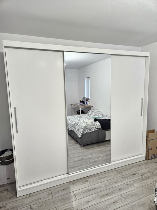 Dulap mare 250x218x61 cm ca NOU