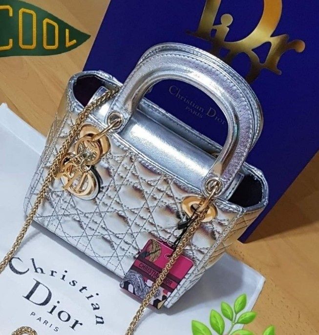 Geanta damă silver DIOR mini,model Lady, saculet  eticheta