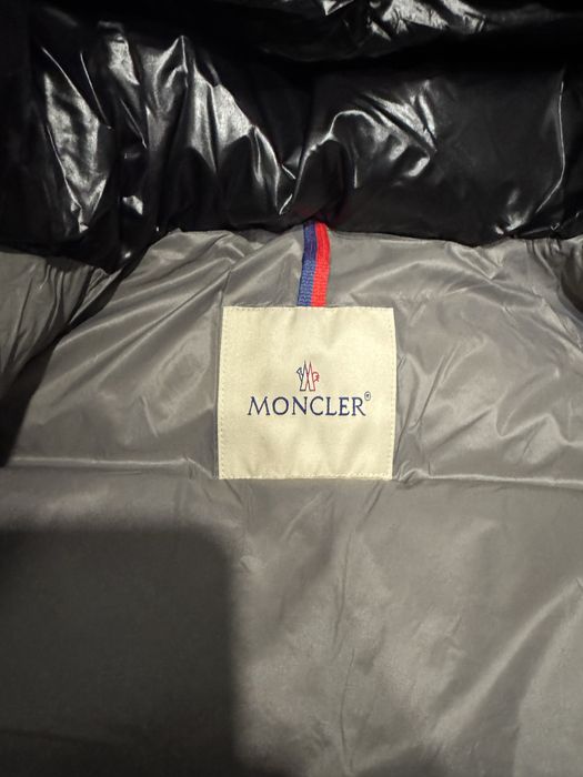 Moncler яке размер L