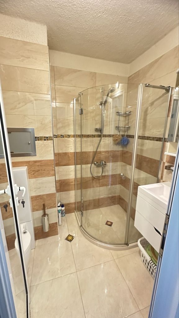 Дава се под наем Тристаен апартамент в София, Дианабад - 80 кв.м за 663 € - Снимка #6