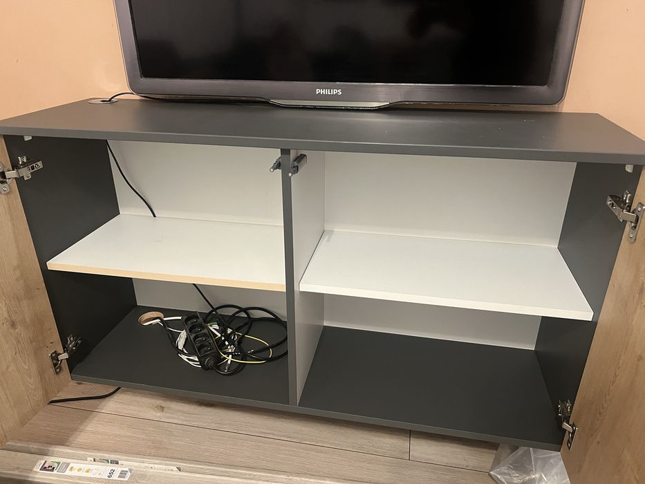 Продавам Тв шкаф