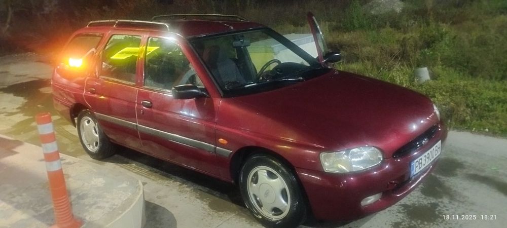 Форд Ескорт 1.6 v